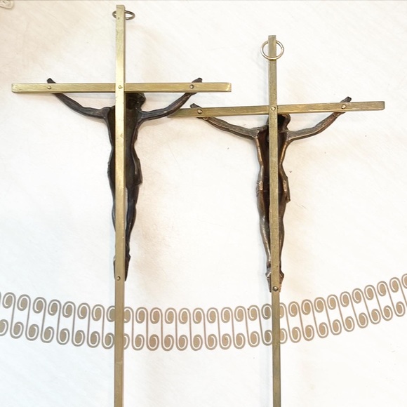 vintage brass Jesus cross crucifix wall hanging - Picture 2 of 2